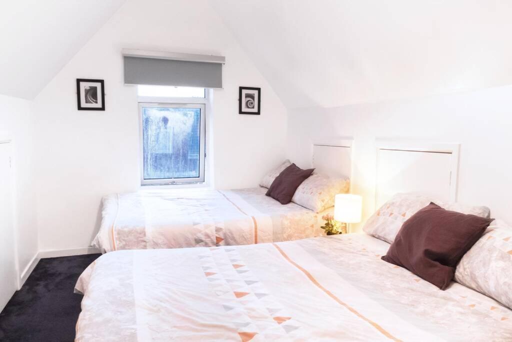 Apartment Up To 9 Close To Centre, Big Tv And Wifi Cardiff Exteriör bild